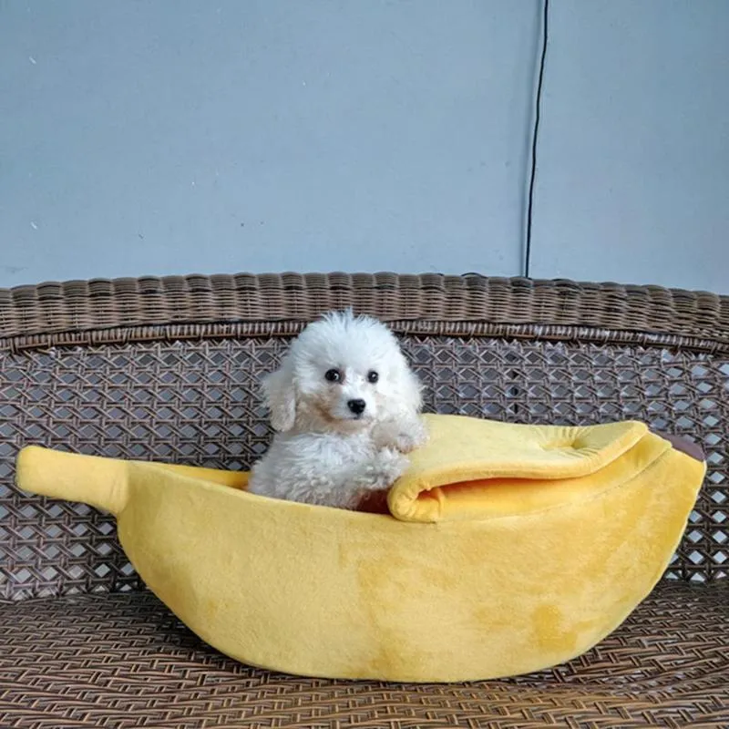 BANANA Pet Bed / Cozy Puppy and Kitten Kennel