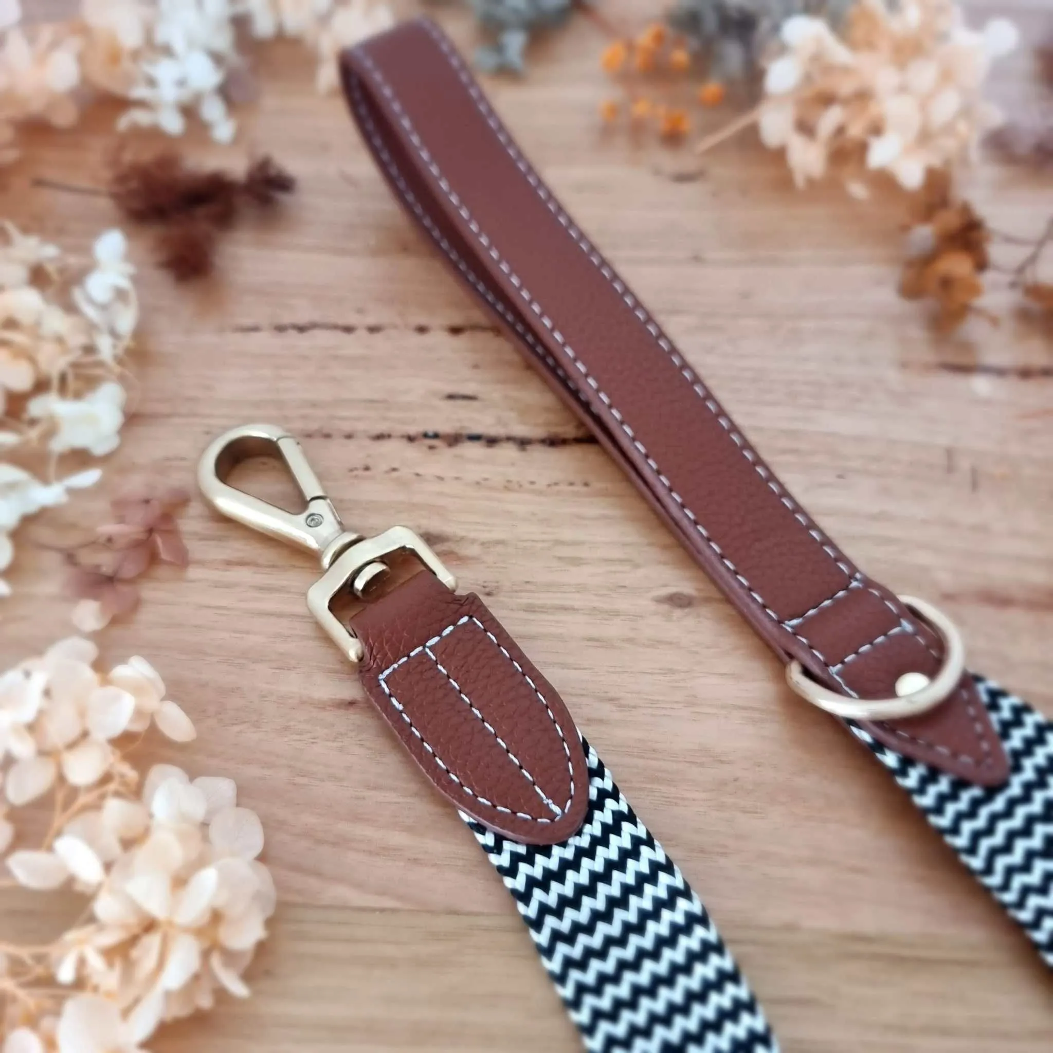 Monochrome PU leather dog leash