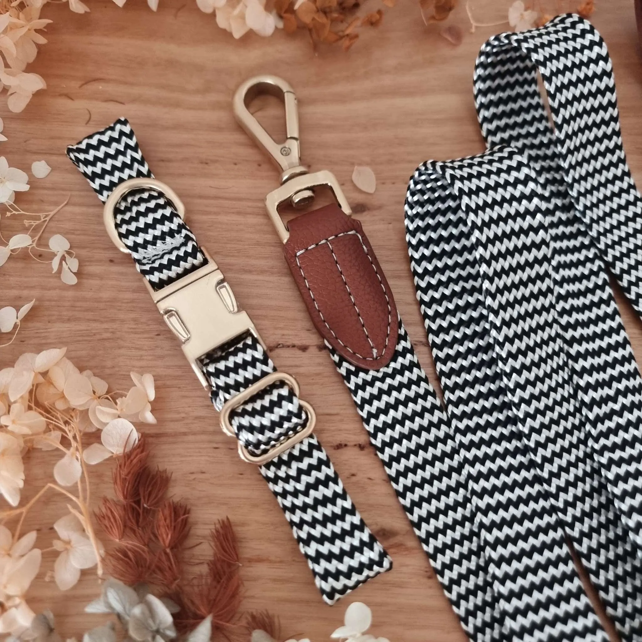 Monochrome PU leather dog leash