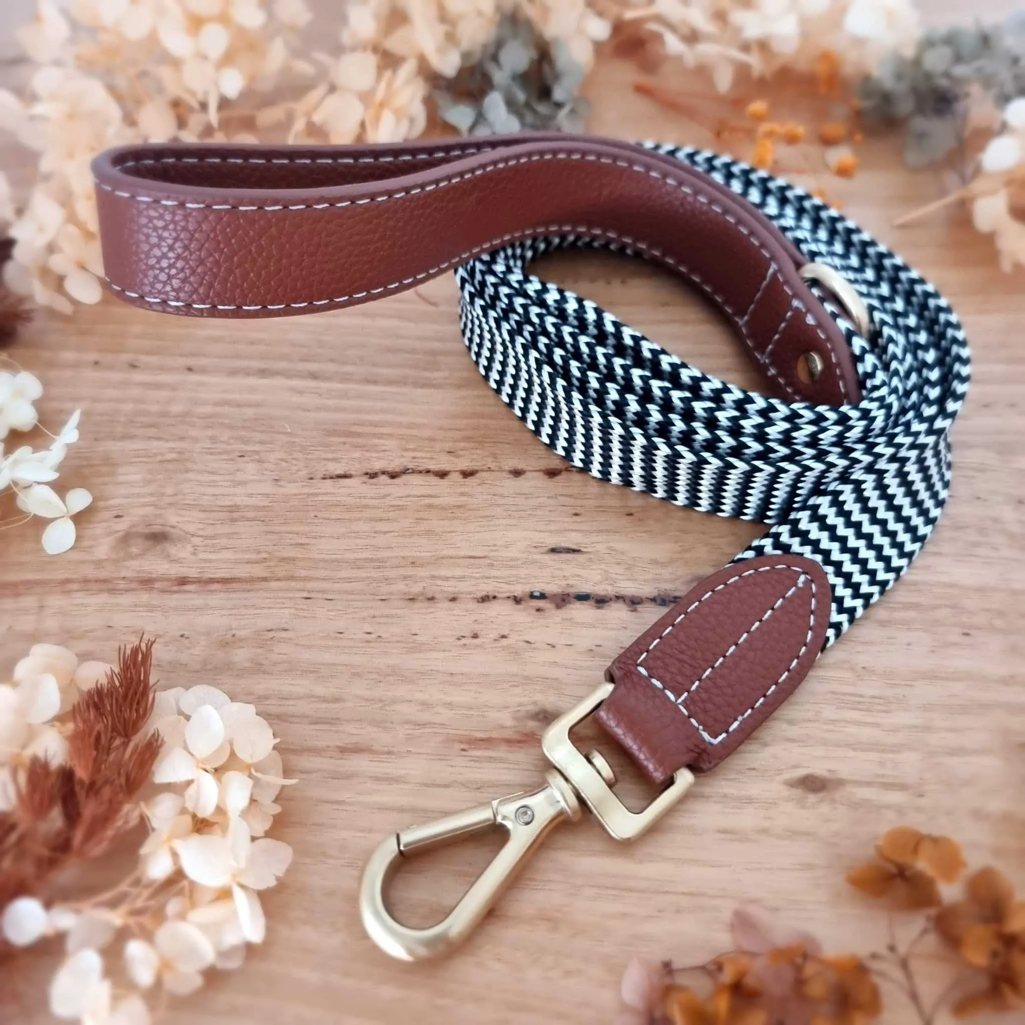 Monochrome PU leather dog leash