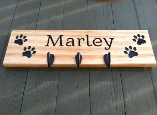 Personalized Dog Leash Holder - Wood Dog Leash Holder for Wall - Custom Dog Leash Holder - Dog Paw Print, Dog Lover Gift, Housewarming Gift